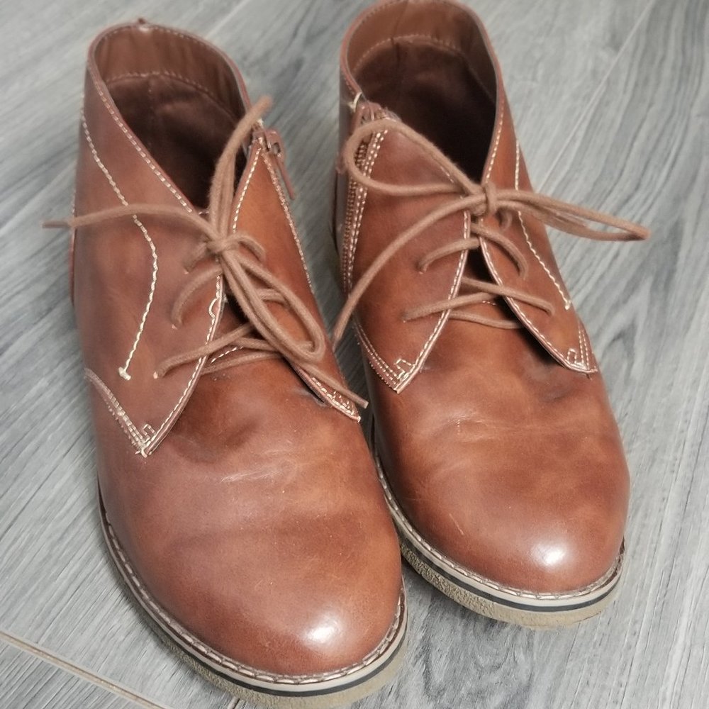 Little Boy shoes. Only worn twice. Color is Brown. Size: 6